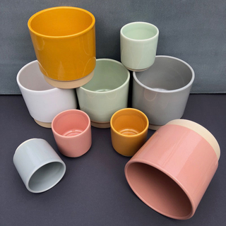 Eno Pot in different colors